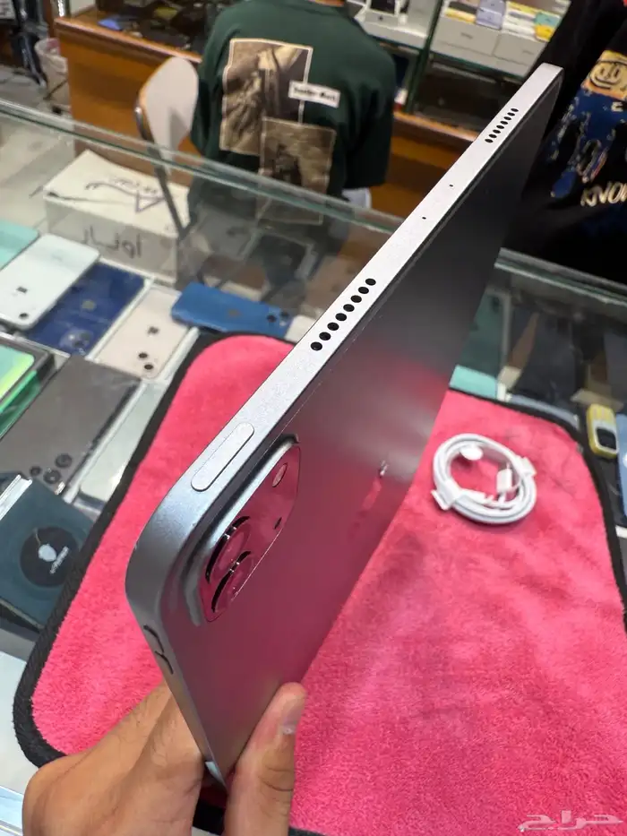 آيباد برو معالج M2 إصدار 2022 بطارية 96نضيييف جدا 6