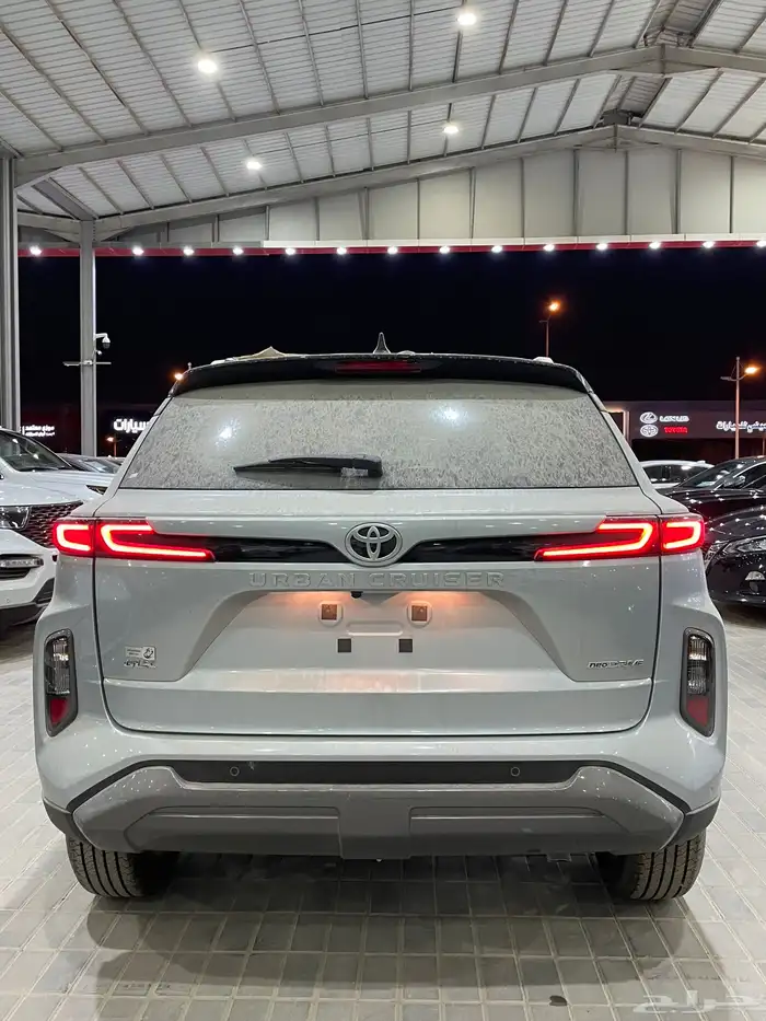 تويوتا اوربان كروز 2025GLXفل كامل سعودي(بنزين)1.5L 5