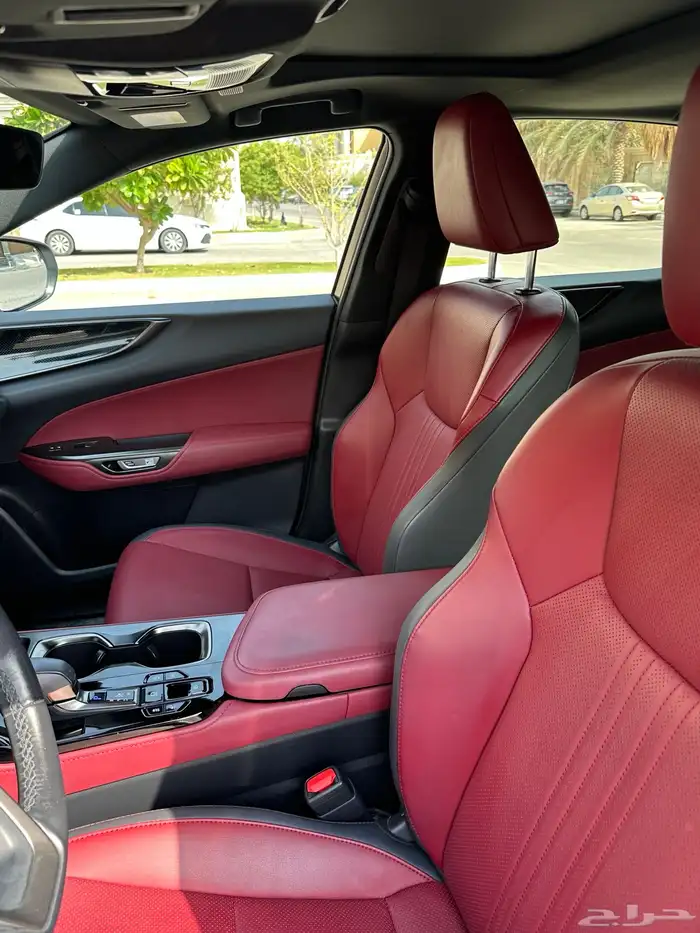 لكزس NX350 موديل 2024 نظيفة جدا -ممشى 33 ألف 7