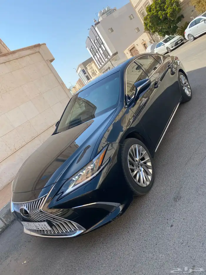 لكزس es فل كامل بانوراما 2021 ماشية 84 الف بس 7