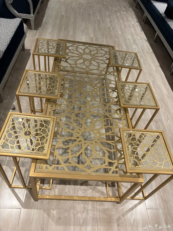 طاولة كبيرة مع طاولات خدمة للبيع بالرياض 0