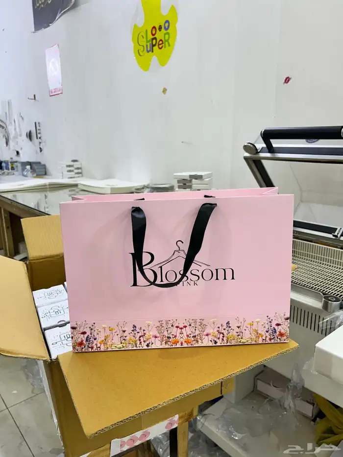بوكسات عبايات اكياس لوقو جلد ليبل تطريز ورق تغليف 14