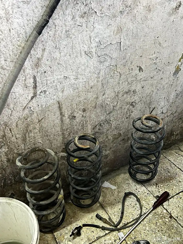 يايات فورد ماركيز 2000 خلفيه 0