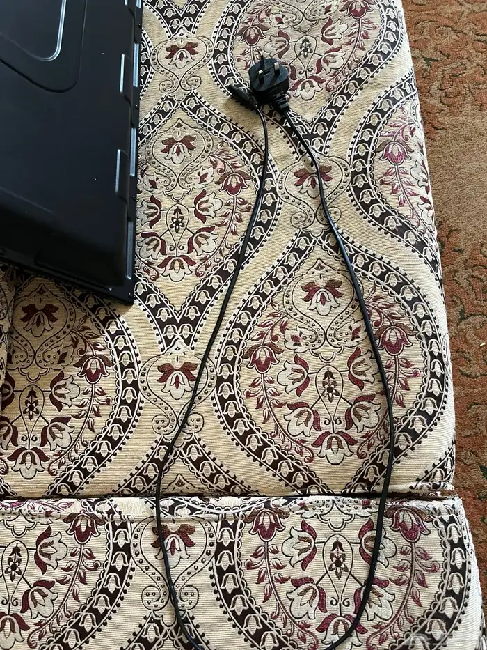 تلفزون (TCL) 55 بوصه استعمال نظيف جدا  مع الرموت 9