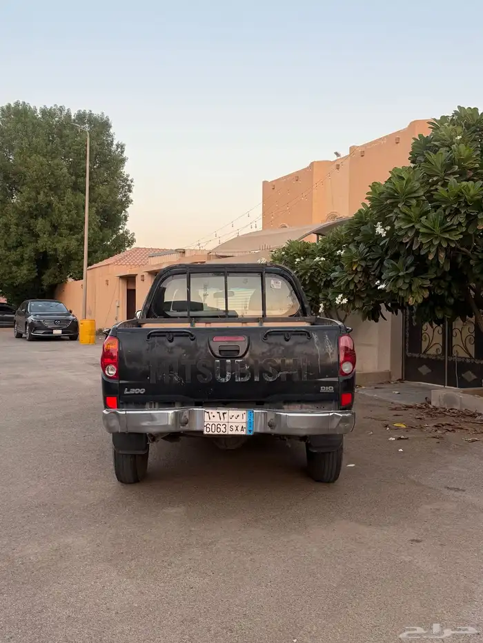 ميتسوبيشي L200 2009 3