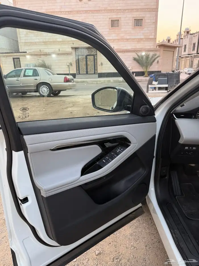 رنج روفر ايفوك 4