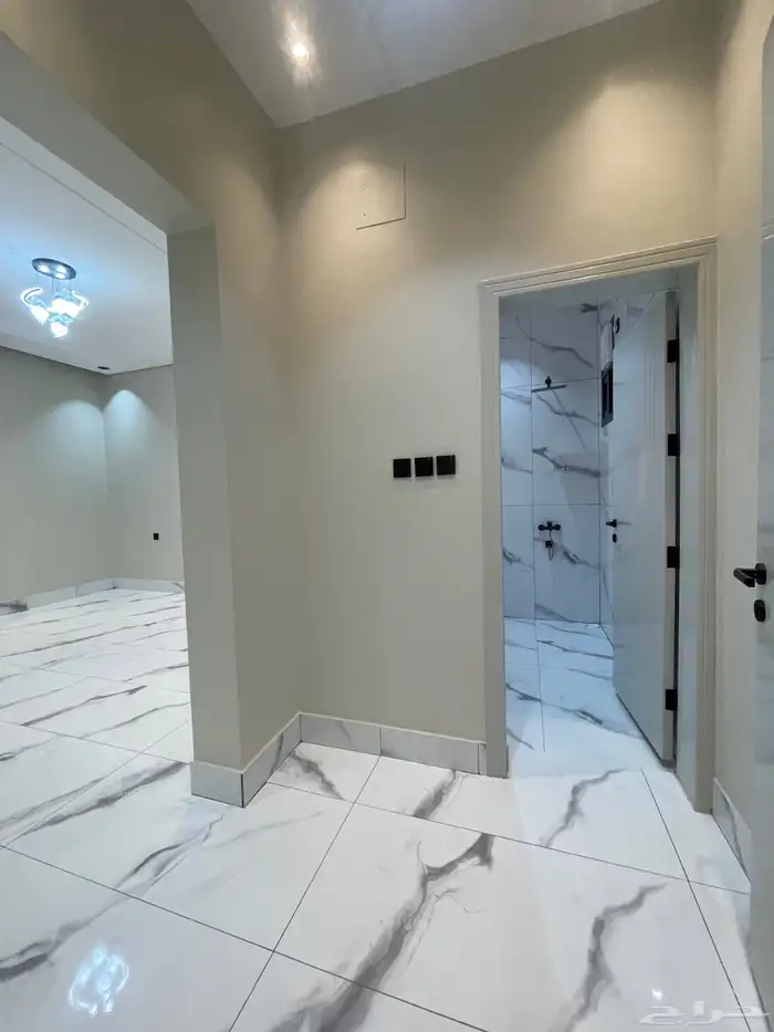 للبيع ارواف ارضيه ورواف علويه تشطيب ممتاز شمال الخميس 48