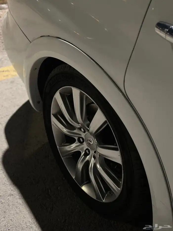 جيب انفنتي QX56 8
