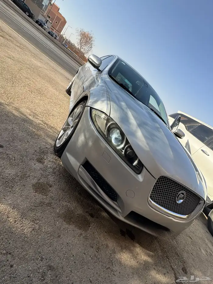 Jaguar XF-2012 25