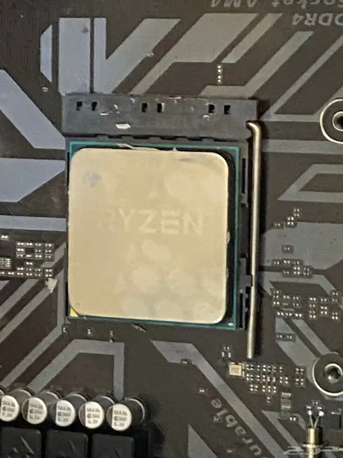 معالج Ryzen 5 2600   رامات 8x2 2400 RAM 4