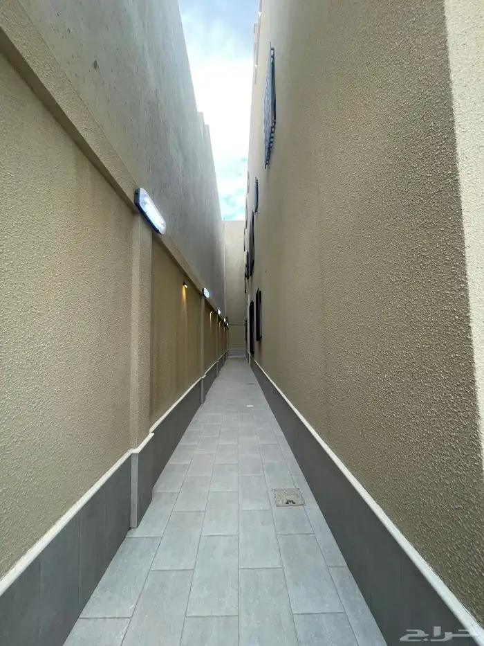 للبيع ارواف ارضيه ورواف علويه تشطيب ممتاز شمال الخميس 4