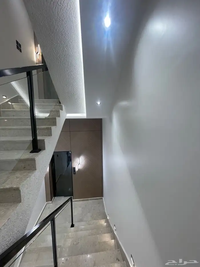 للبيع شقق ارضيه وعلويه من 550 الف ابها المحاله 25