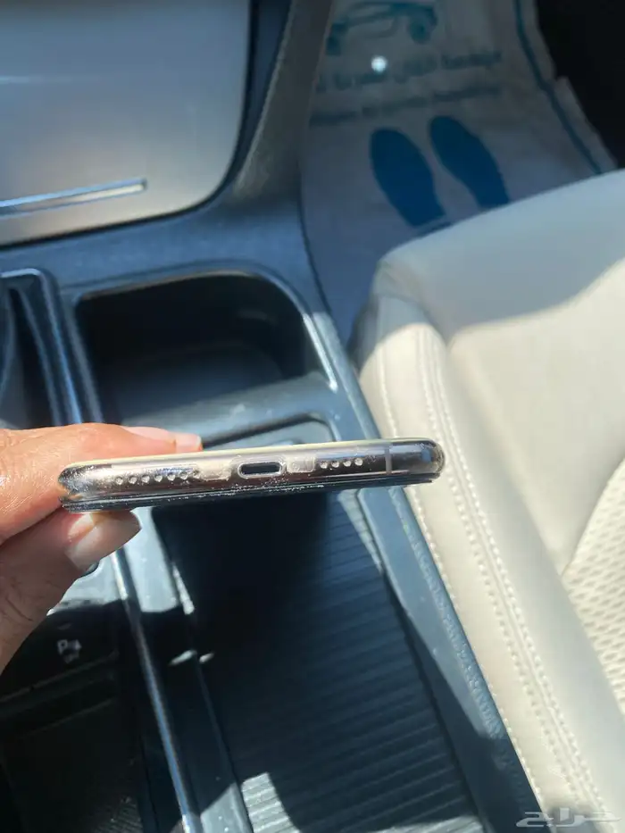 ايفون 11بروماكس 512G ذهبي 1