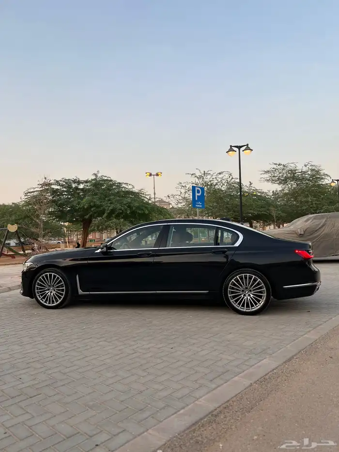 للبيع BMW 730Li ناغي 2022 نظيفه جدا 3