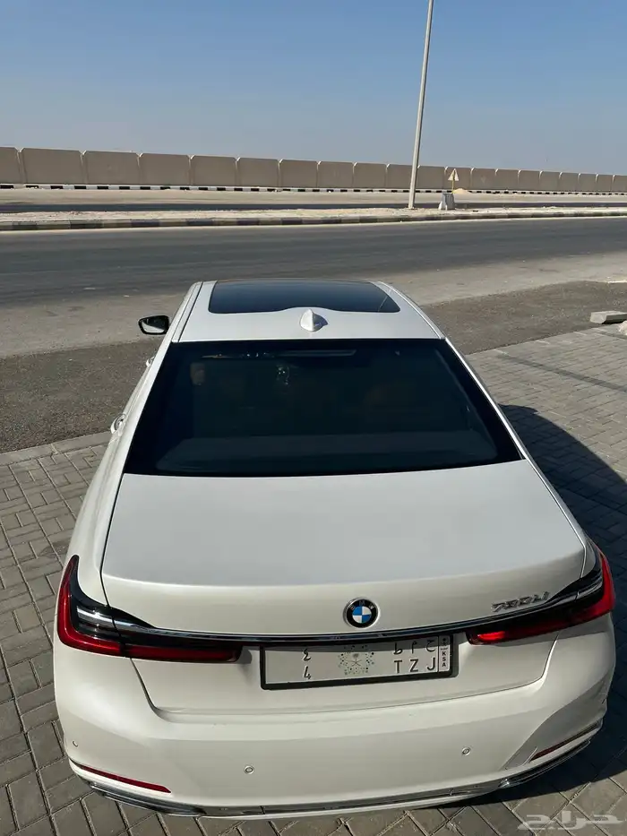 بى ام 730 2022 4