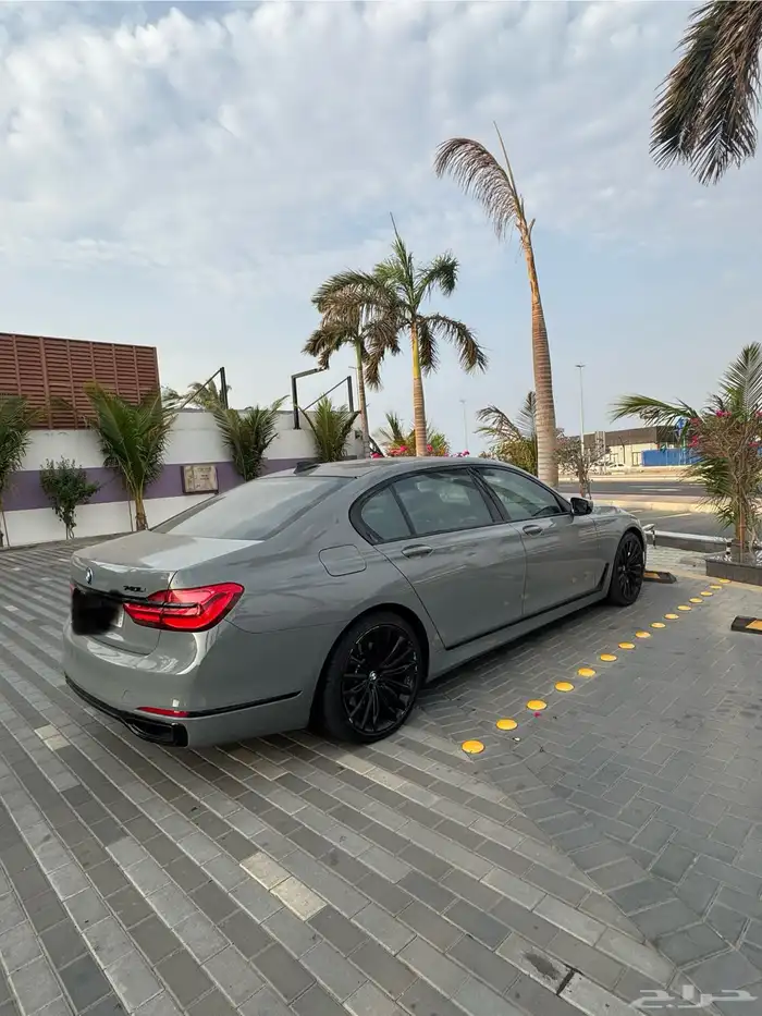 740LI BMW 2017 نظيفة جدا للبيع 3