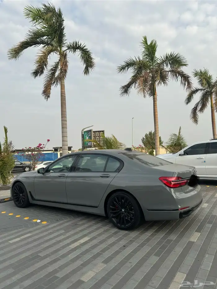 740LI BMW 2017 نظيفة جدا للبيع 6
