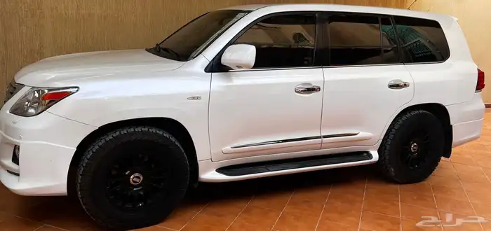 جيب لكزس سعودي فل كامل LX570 2011 7
