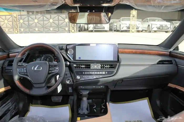 لكزس - ES300 HH هايبرد - 2025 - فل كامل - خليجي 11