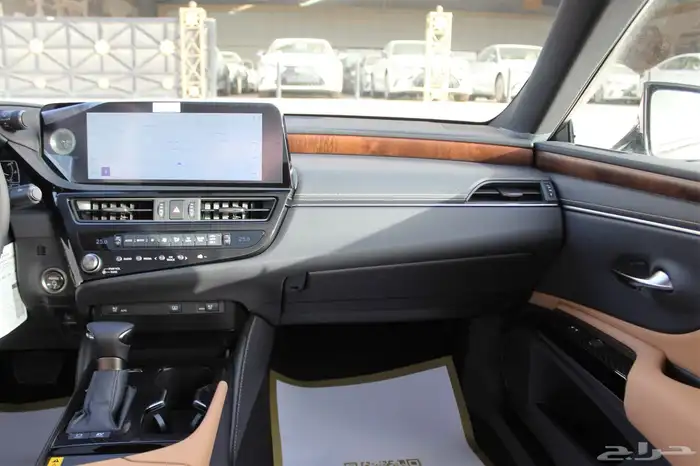 لكزس - ES300 HH هايبرد - 2025 - فل كامل - خليجي 9