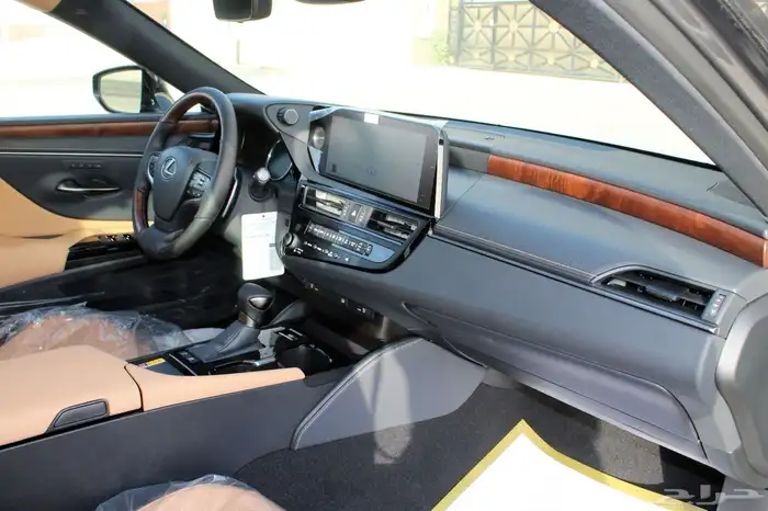 لكزس - ES300 HH هايبرد - 2025 - فل كامل - خليجي 5
