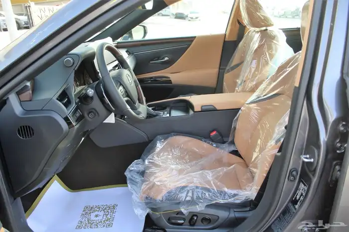 لكزس - ES300 HH هايبرد - 2025 - فل كامل - خليجي 15