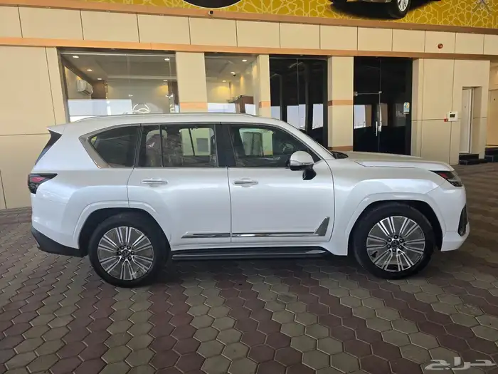تويوتا لكزس LX600 2025ابيض جملي سعودي بطاقه جمركيه 4