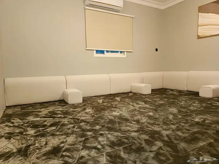 غرفة نوم بحاله ممتازه شبه جديده ومجلس عربي ومساند 6