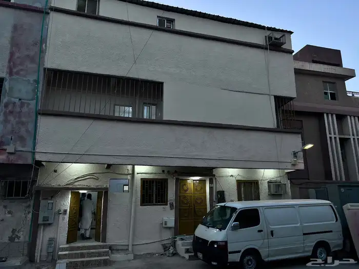 فيلا استثمارية للبيع في أم الحمام 0