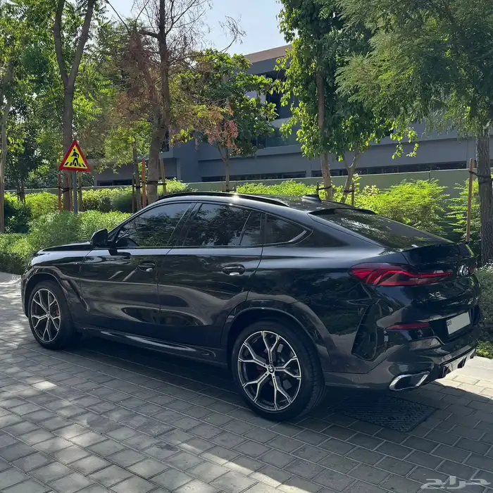 بي ام دبليو x6 موديل 2022 خليجي موجودة بدبي 6