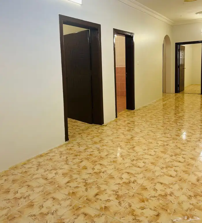 شقة للإيجار في السحيلي 4 غرف وصالة كبيرة 0