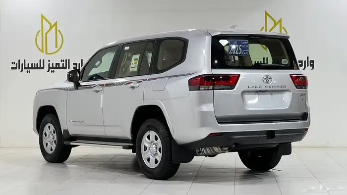 تويوتا لاندكروزر GX.R.2025هدد تنفس طبيعي خليجي بنزين.. 3