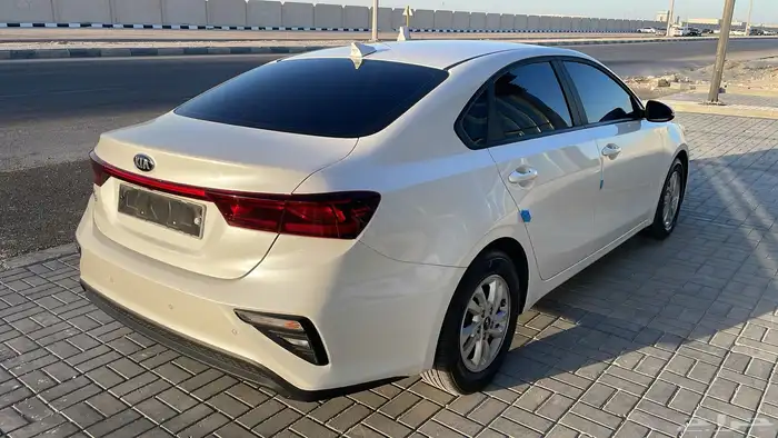 كيا سيراتو K3 2020 .. تبريد مقاعد.. جنط .. بحالة الوكالة 0