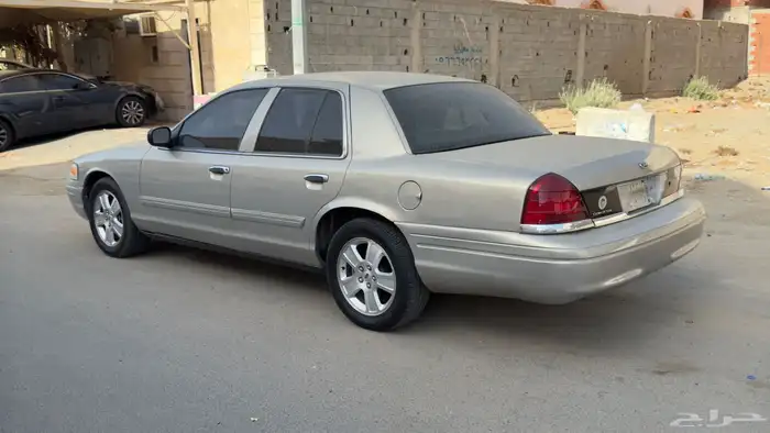 فورد فكتوريا للبيع 2