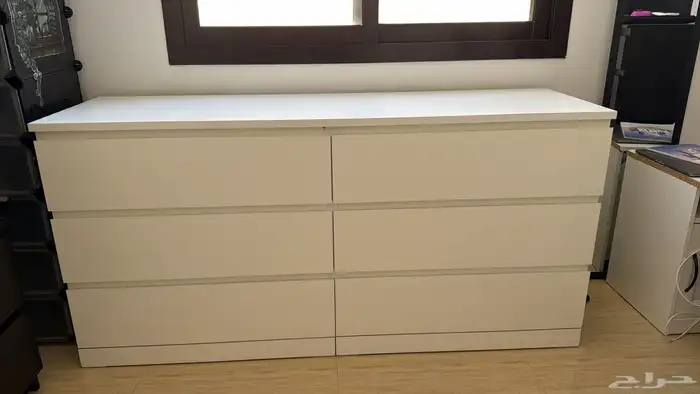 الأبيض  عدد 1  250 ريال الأسود  عدد6  500 ريال 1