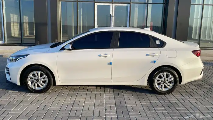 كيا سيراتو K3 2020 .. تبريد مقاعد.. جنط .. بحالة الوكالة 6