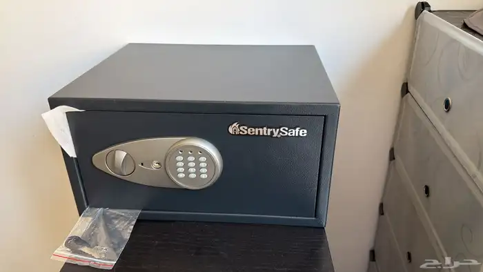 الأبيض  عدد 1  250 ريال الأسود  عدد6  500 ريال 0