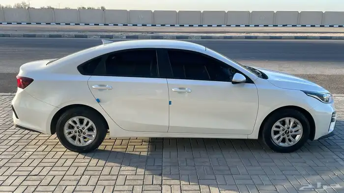 كيا سيراتو K3 2020 .. تبريد مقاعد.. جنط .. بحالة الوكالة 2