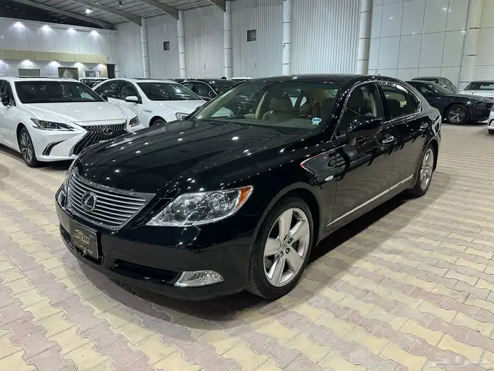 لكزس LS 460 موديل 2009 فل كامل ممشى قليل جدا 2