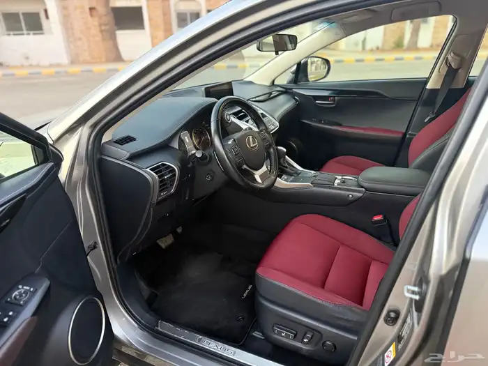 لكزس NX300 2019 4