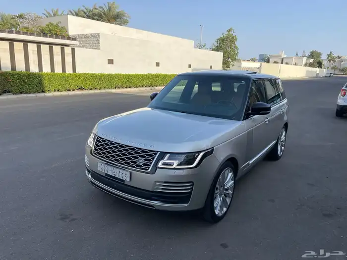 رنج روفر فوج SE V8 2018 ناغي ( بحالة الوكالة ) 11