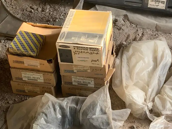قطع غيار نيسان ددسن 200L 82-83-84 3