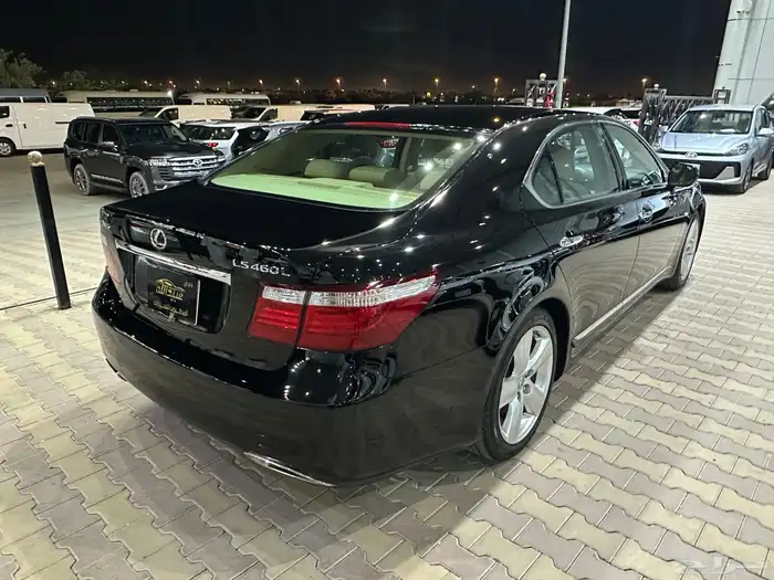 لكزس LS 460 موديل 2009 فل كامل ممشى قليل جدا 29
