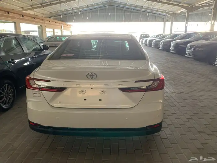 كامري 2025 E استاندرد مطور بنزين لون ابيض 0