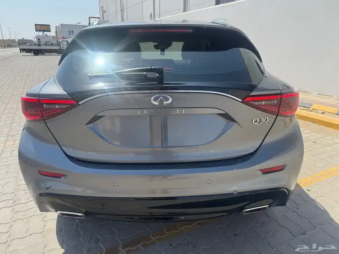 انفنتي Q30 Premium 10
