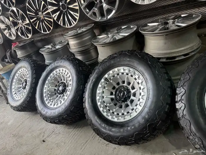 جنوط فورد F150 مع كفرات حجري نضيفه بالمره 11