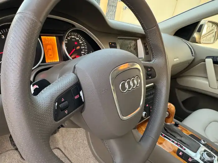 اودي 2007 فل كامل Q7 12