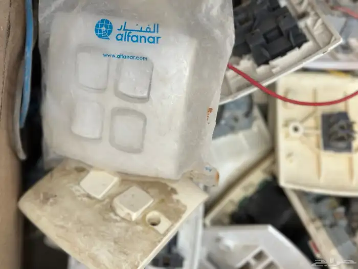 ادوات كهربائيه وصحيه جديد ومستعمل للبيع 1