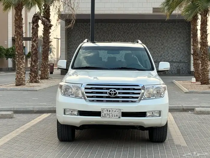 نوع السياره تويوتا GXR الموديل 2011 1
