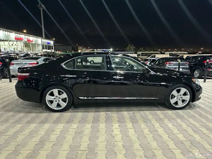 لكزس LS 460 موديل 2009 فل كامل ممشى قليل جدا 4